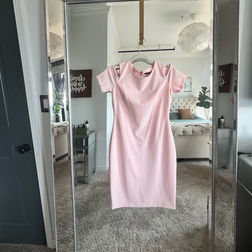 Women’s Short Sleeve Cold Shoulder Tommy Hilfiger Light Pink Knee Length Dress